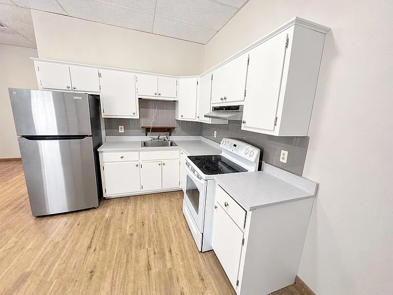 216 Central St — Photo 11
