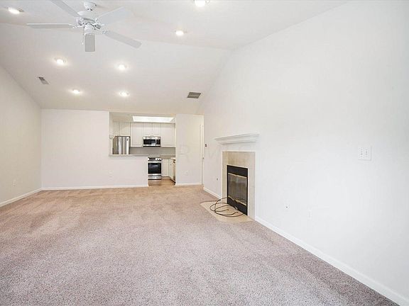 4th image of 8133 Farm Crossing Cir