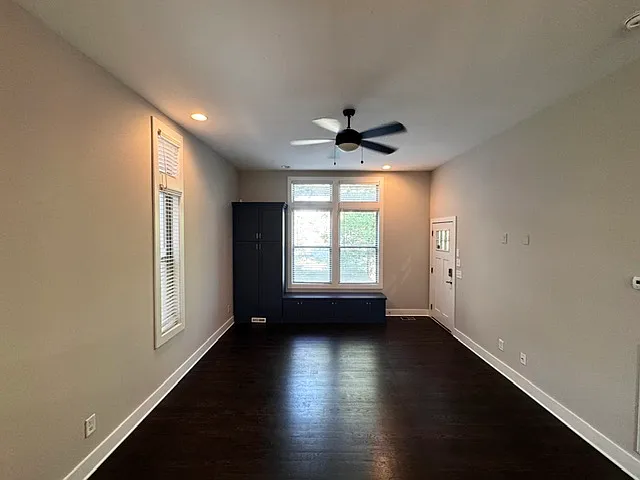 3 bed, 2.5 bath, 1943 sqft, $4,300 — Photo 4