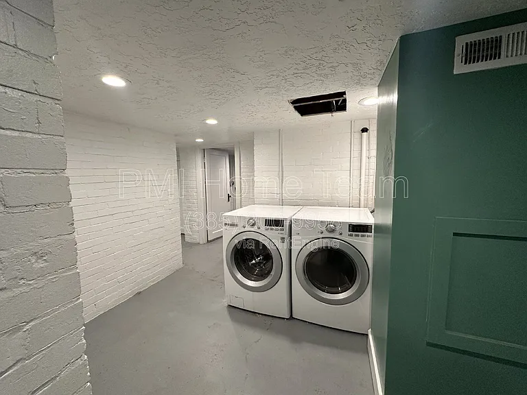 146 E 200 N — Photo 14