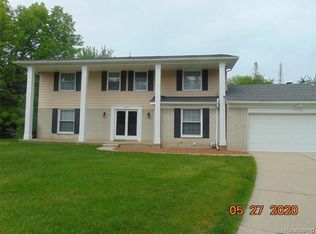 25742 Skye Ct, Farmington Hills, MI 48336