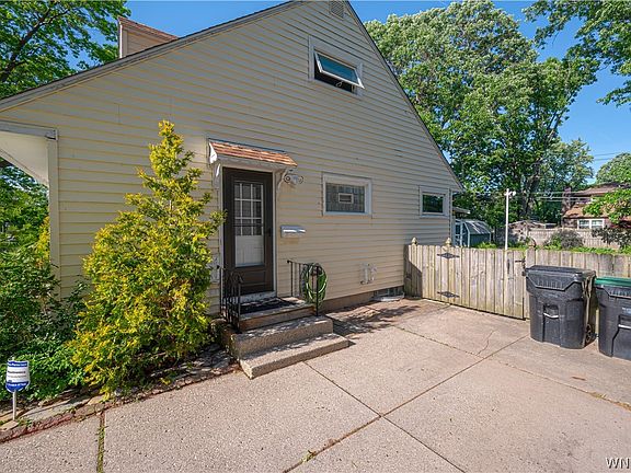 5th image of 73 Ashford Ave
