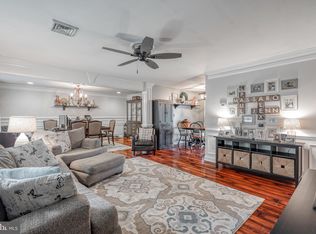 6 Timothy Ln, Levittown, PA 19054