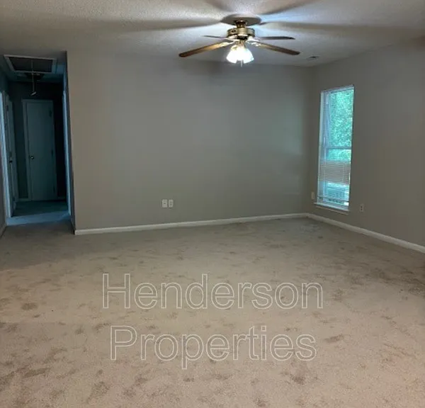 6820 N Ridge Ct — Photo 4