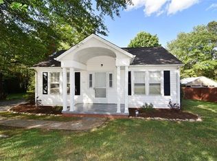 604 1st St W, Conover, NC 28613