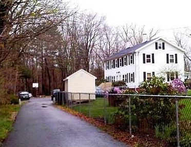 2nd image of 415 W Elm St