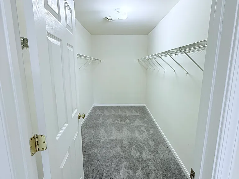 380-438 Channing Dr — Photo 36