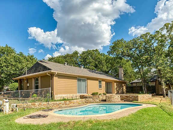 5th image of 800 Shady Ln
