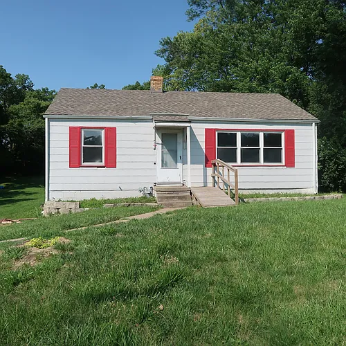 6608 NW Prairie View Rd Photo 1