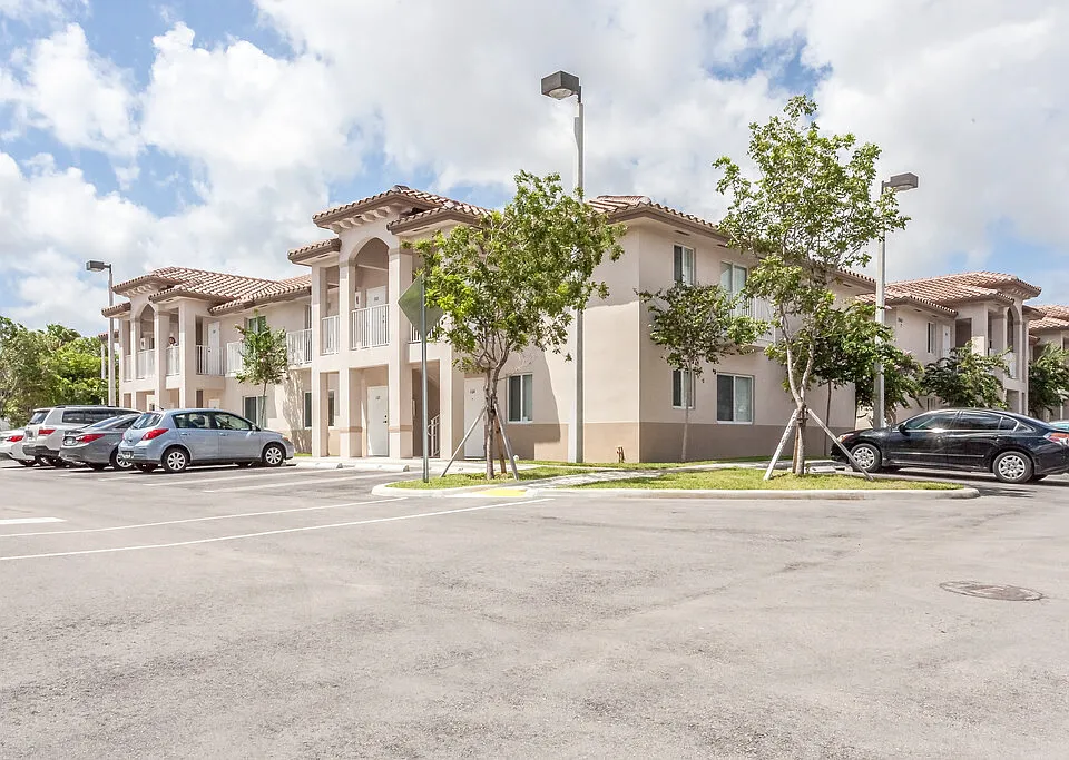 Palm West Apartment Holdings, LLC