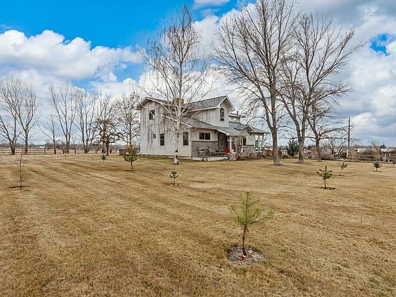 2nd image of 1456 17th Rd