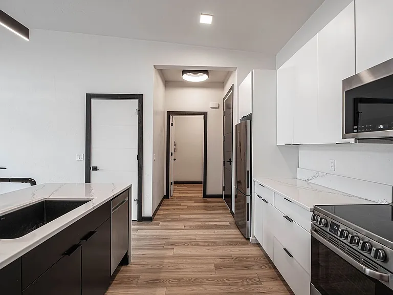 821 N 4th St #307 — Photo 20