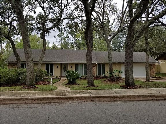 2nd image of 302 Magnolia Oak Dr