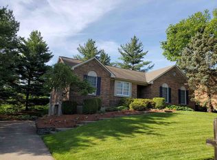 2801 Deerfield Dr, Villa Hills, KY 41017