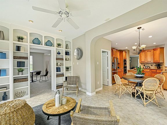 4th image of 10106 Dianella Ln
