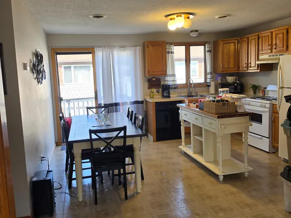 3 Goss St #1, Fall River, MA 02723
