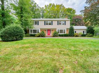 18 Holly Tree Ln, Rumson, NJ 07760