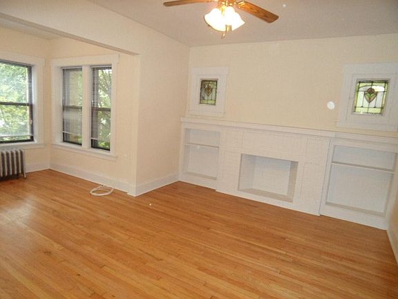 3rd image of 4902 N Monticello Ave #2