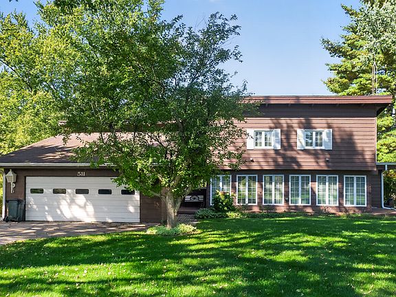 2nd image of 511 N Woodland Dr
