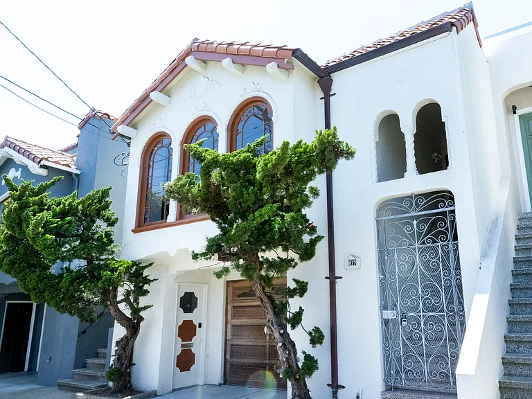 877 44th Ave — Photo 70