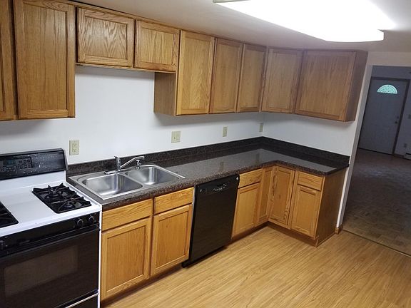 4th image of 1140 Smithsonian Ave
