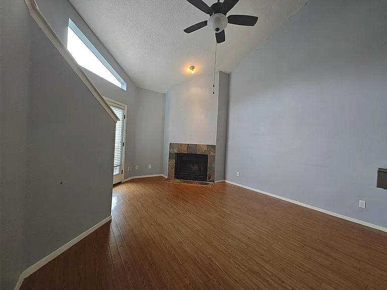 10855 Meadowglen Ln #928 — Photo 10