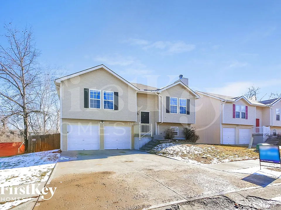 419 N Queen Ridge Ave