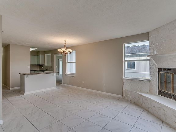 4th image of 8238 Osteen St