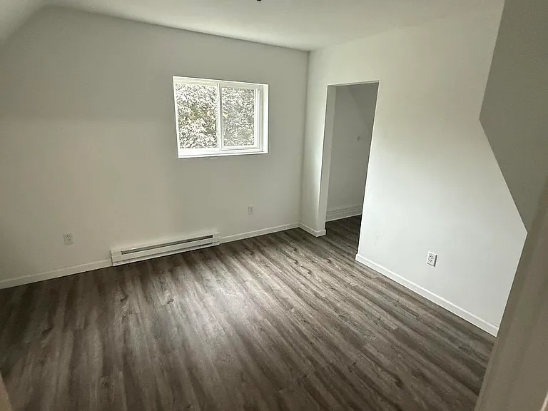 1359 Oakes St #1/2 — Photo 6