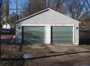 115 E 3rd St, Meriden, IA 51037