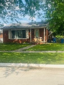 7002 Norborne Ave, Dearborn Heights, MI, 48127