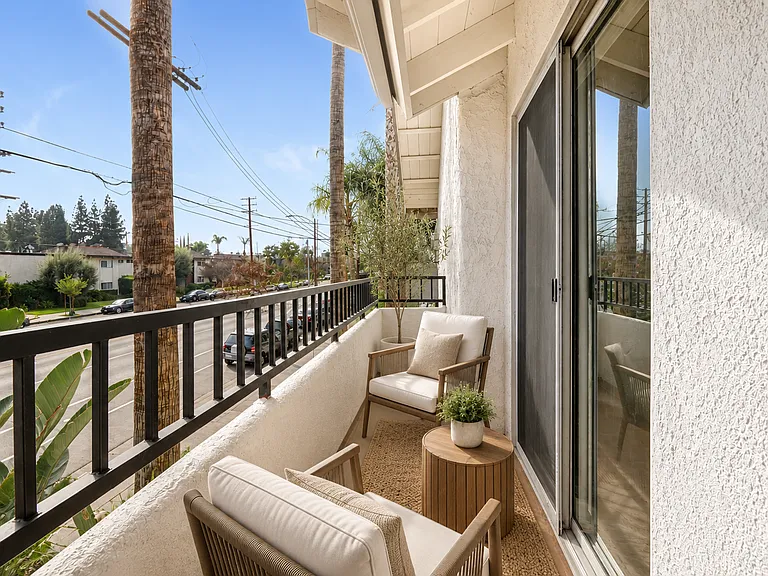 Terraces at Tarzana | 5931 Reseda Blvd — Photo 38