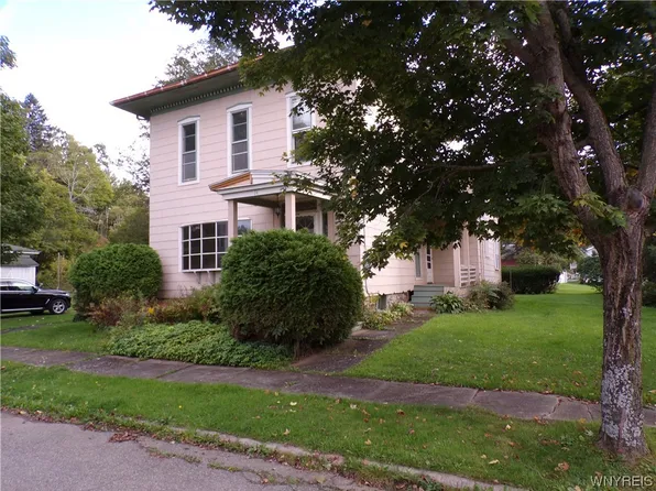 14 Pleasant Ave, Andover, NY 14806