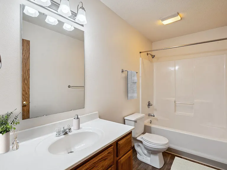 Two Bedroom C - 2 Bed / 2 Bath - 1,200 Sq.Ft.