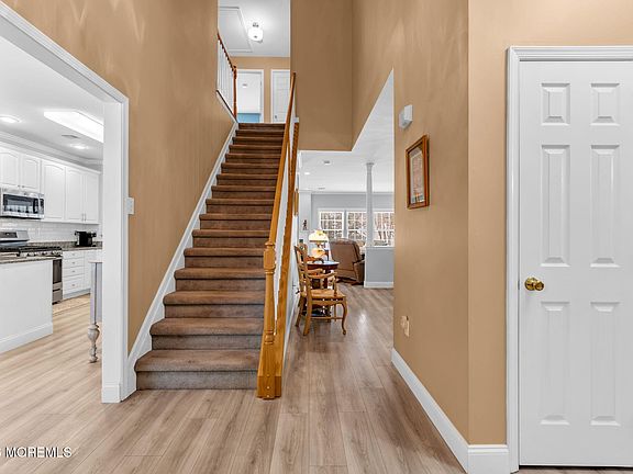 4th image of 2455 Dovetail Court