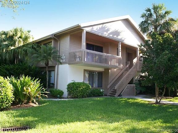 4th image of 223 NE Edgewater Dr #N