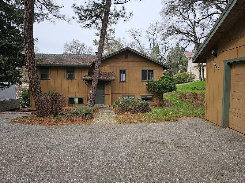 1st image of 11588 Lakeshore S