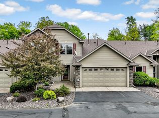 29561 Mentzer Ct, Lindstrom, MN 55045