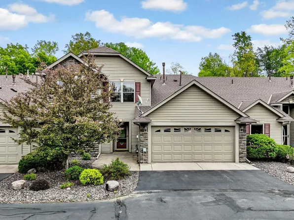 29561 Mentzer Ct, Lindstrom, MN 55045