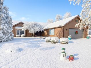 4433 Coventry Ln NE, Cedar Rapids, IA 52402