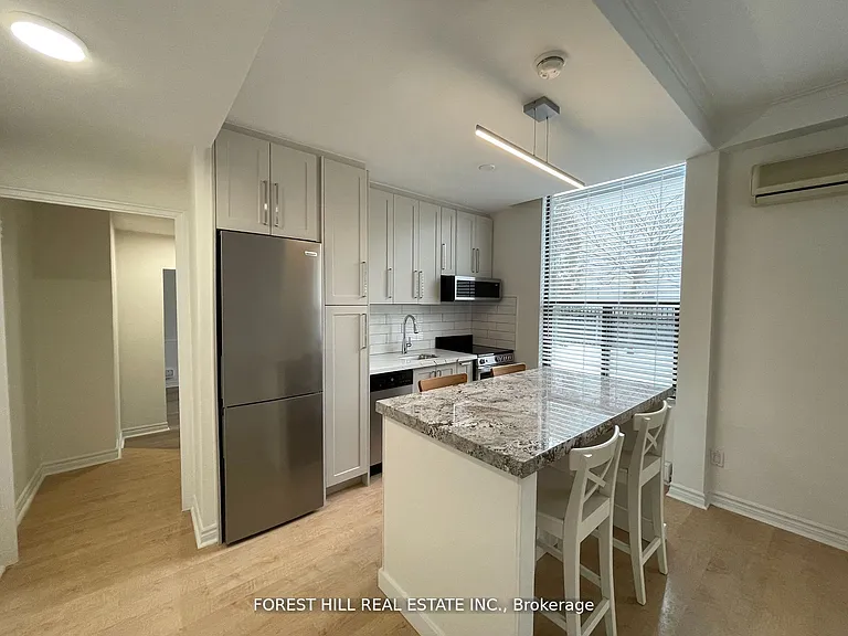 423 Avenue Rd #1 — Photo 10