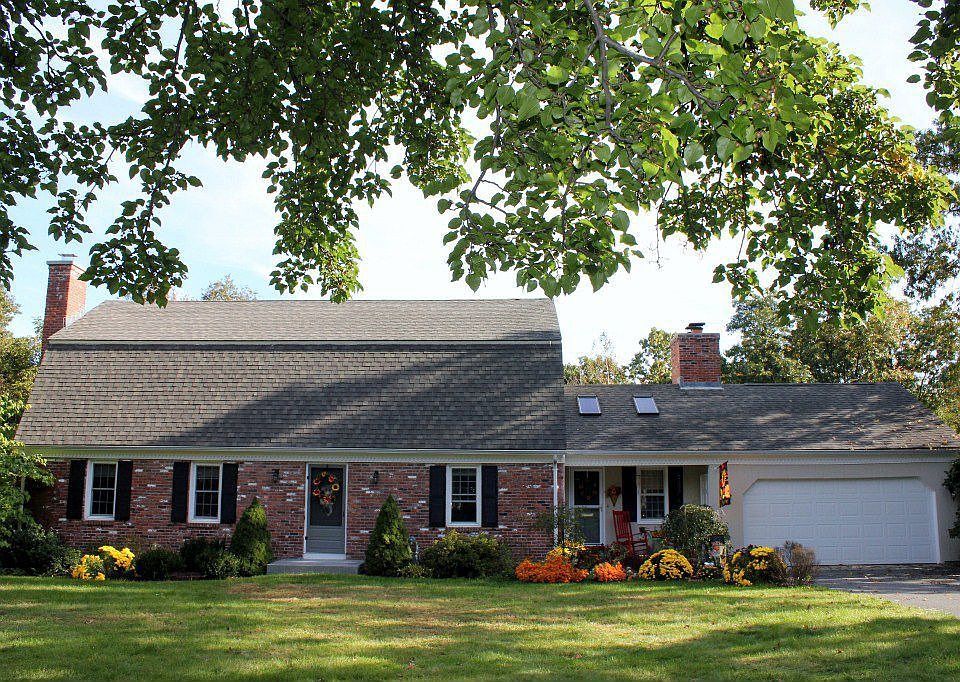 Newly painted exterior.  Beautiful cul de sac location