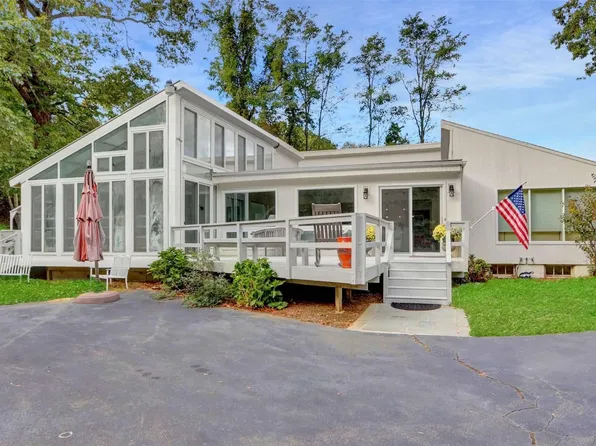 35 S Harbor Road, Northport, NY 11768