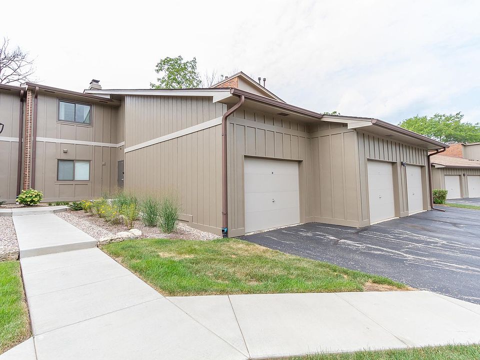 1st image of 29W470 Emerald Green Dr #29-G