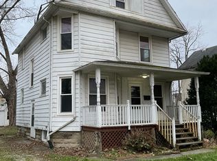 326 11th St, Elyria, OH 44035