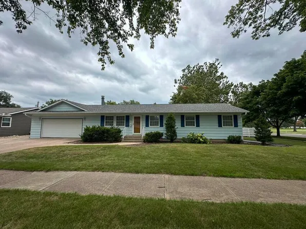 310 15th St SE, Huron, SD 57350