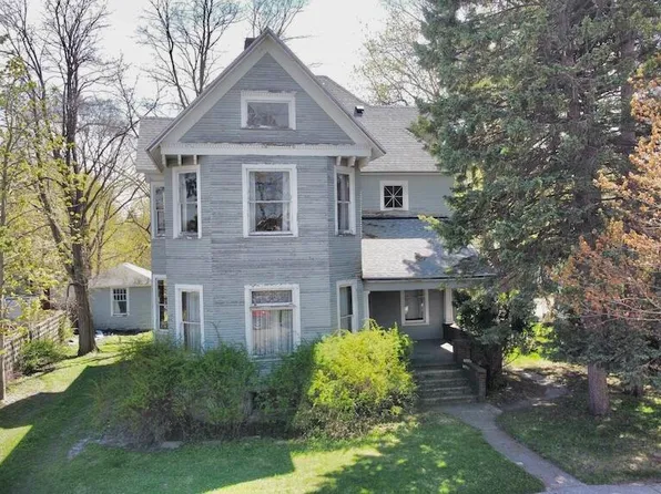 339 2nd St, Manistee, MI 49660