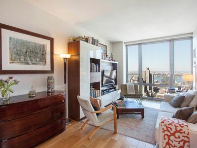 310 W 52nd St APT 31C, New York, NY, 10019