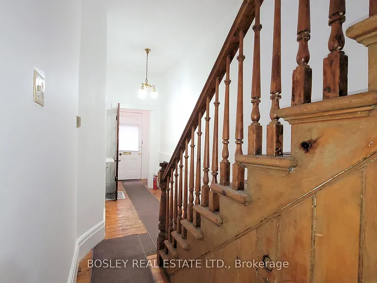 31 Sword St #MAIN — Photo 3