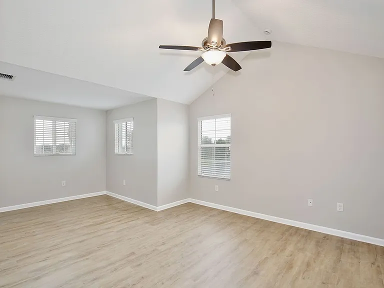 16005 Champlain St — Photo 17